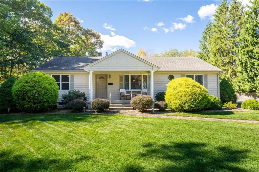 143 Hebron Avenue Seekonk MA 02771