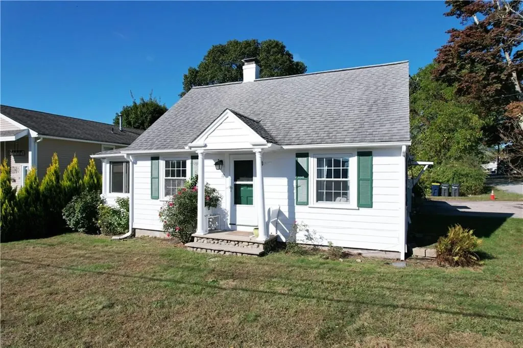 19 Maywood Road Narragansett RI 02882