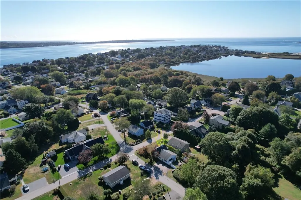 19 Maywood Road Narragansett RI 02882