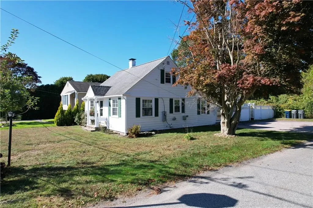 19 Maywood Road Narragansett RI 02882