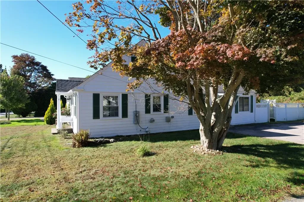 19 Maywood Road Narragansett RI 02882