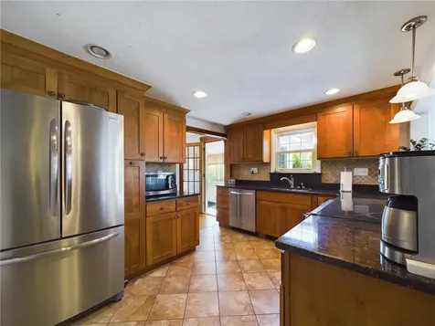 19 Maywood Road Narragansett RI 02882