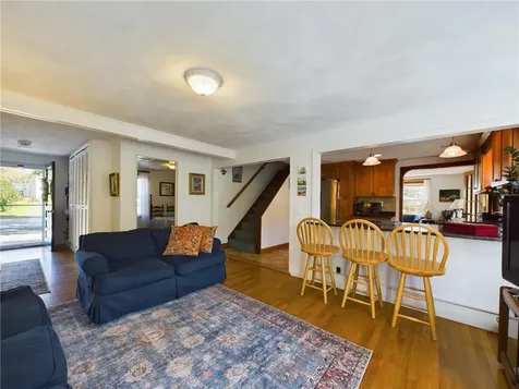 19 Maywood Road Narragansett RI 02882