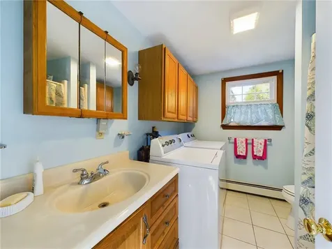 19 Maywood Road Narragansett RI 02882