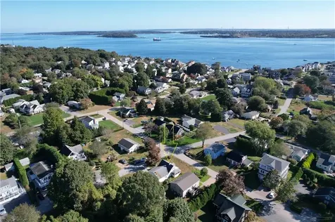 19 Maywood Road Narragansett RI 02882