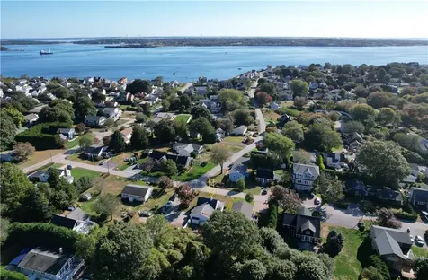 19 Maywood Road Narragansett RI 02882