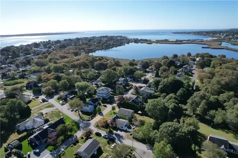 19 Maywood Road Narragansett RI 02882