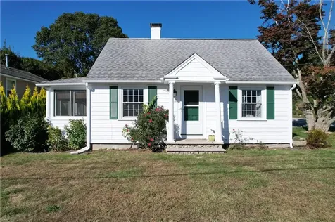 19 Maywood Road Narragansett RI 02882