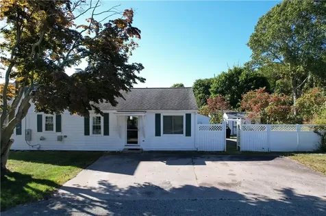 19 Maywood Road Narragansett RI 02882
