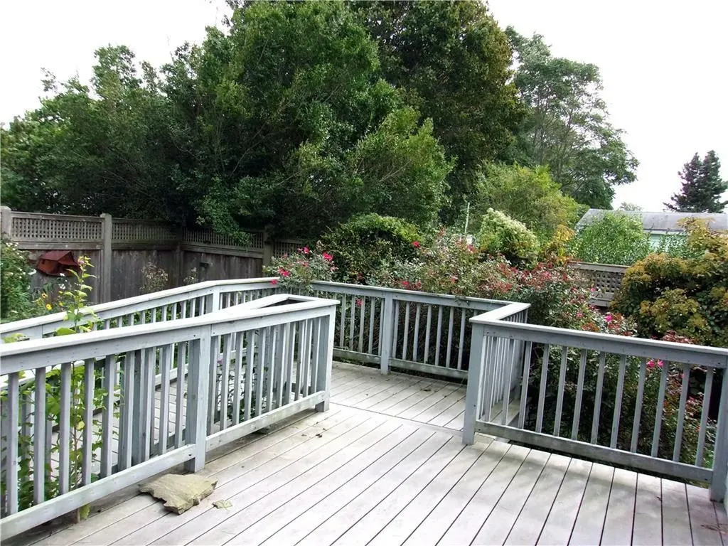 39 Renfrew Avenue Middletown RI 02842