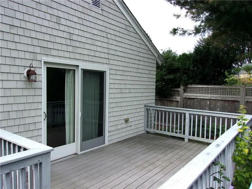 39 Renfrew Avenue Middletown RI 02842