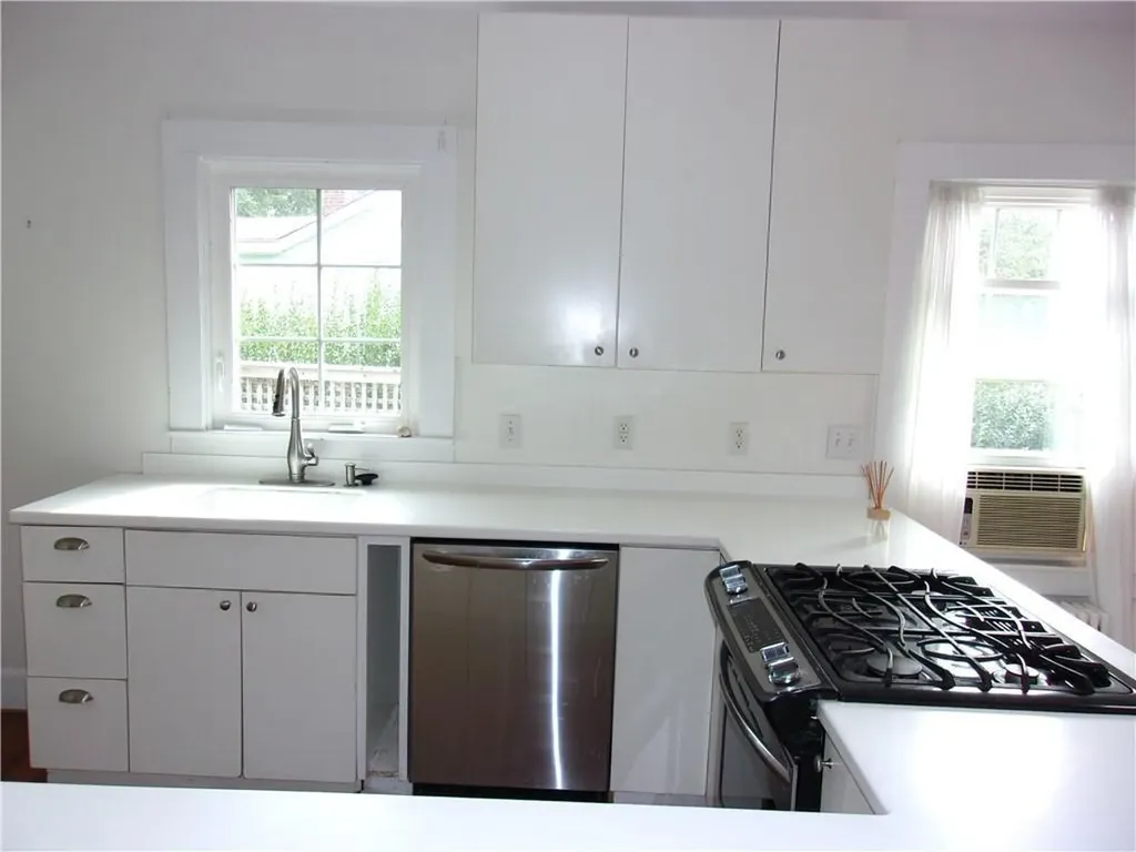 39 Renfrew Avenue Middletown RI 02842