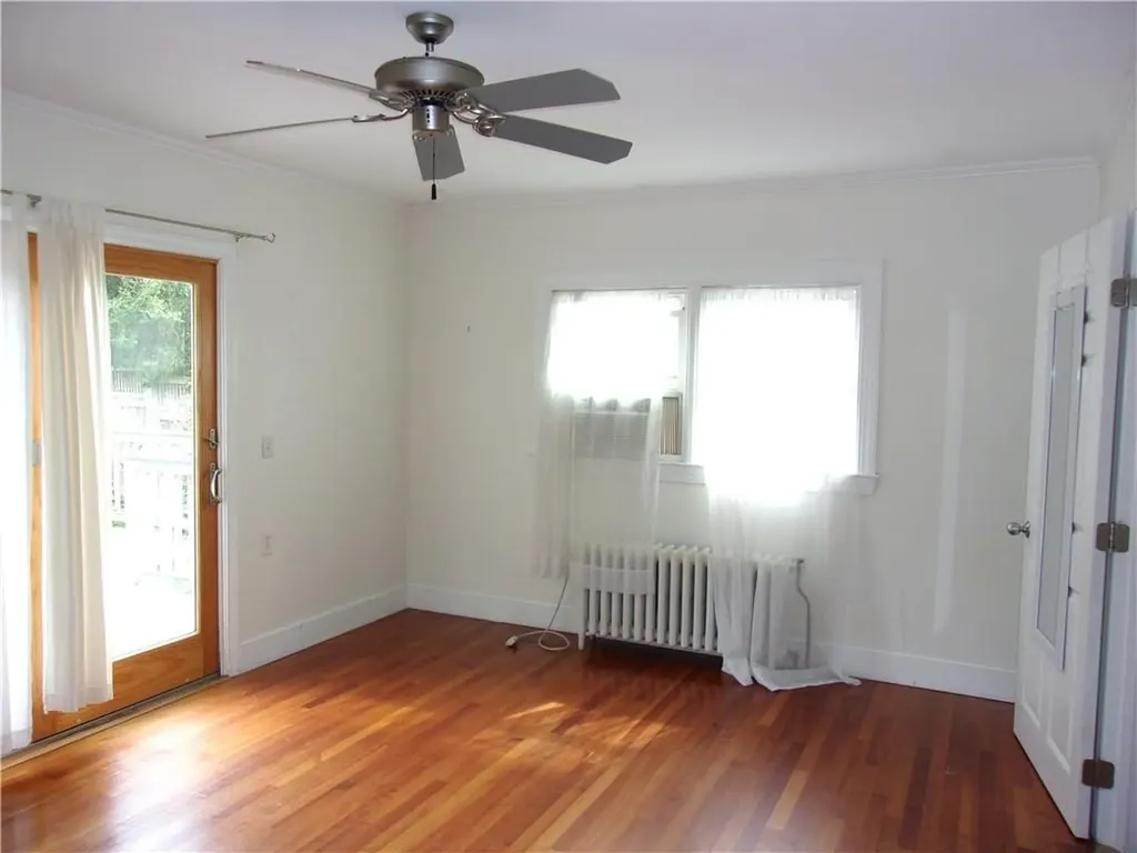 39 Renfrew Avenue Middletown RI 02842