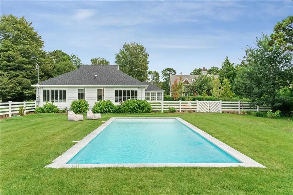 124 Harrison Avenue Newport RI 02840