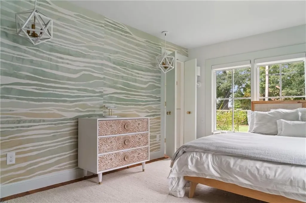 124 Harrison Avenue Newport RI 02840