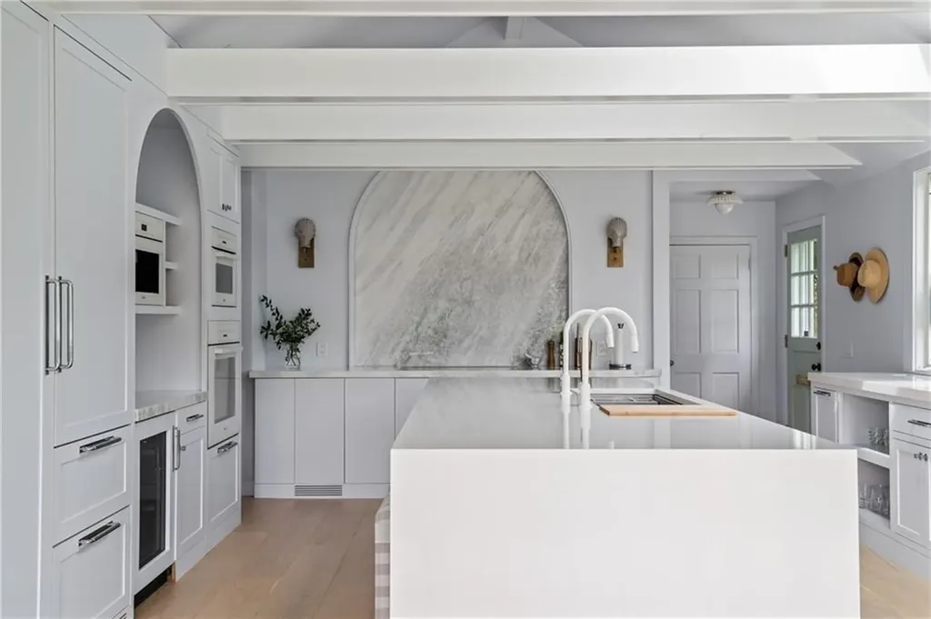 124 Harrison Avenue Newport RI 02840
