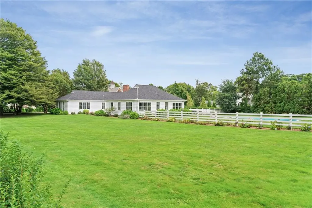 124 Harrison Avenue Newport RI 02840
