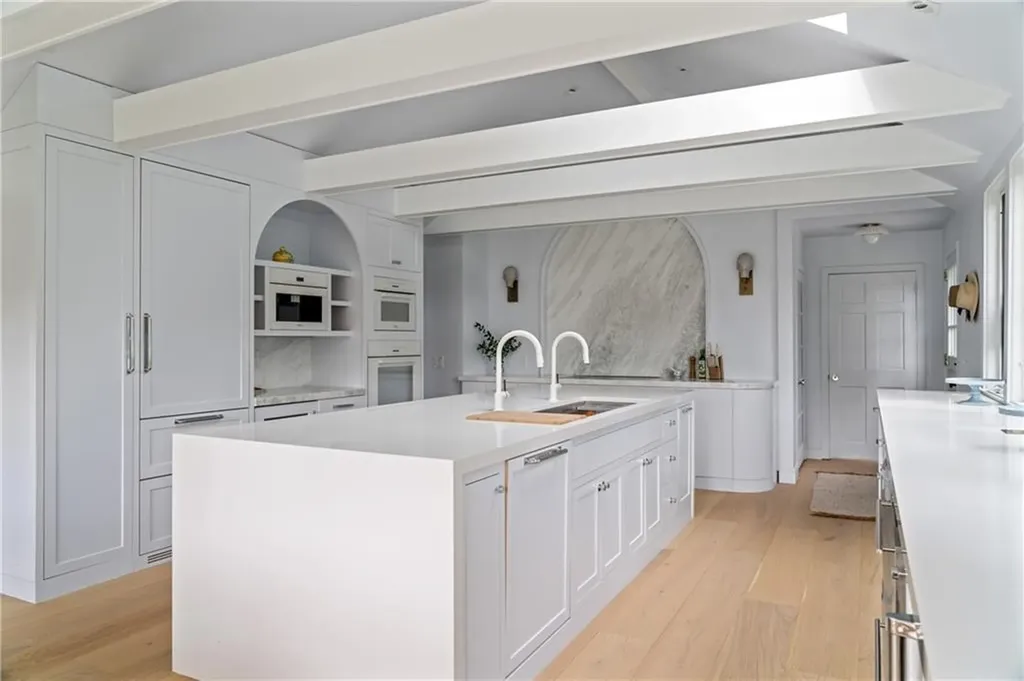 124 Harrison Avenue Newport RI 02840