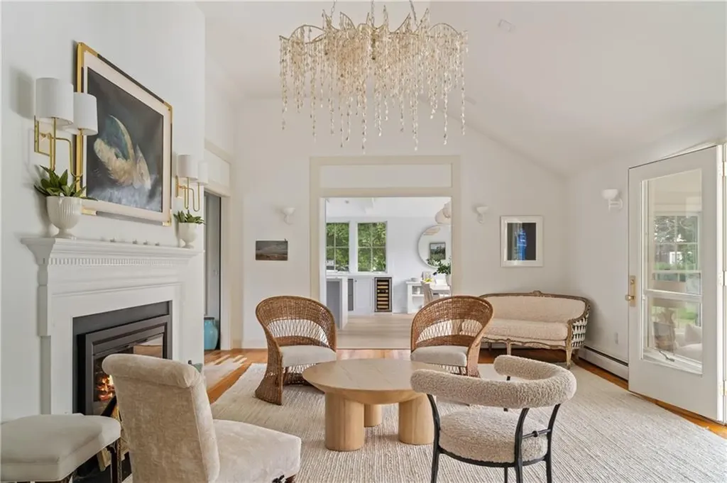 124 Harrison Avenue Newport RI 02840