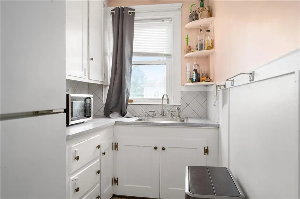51 Mavis Street Pawtucket RI 02860
