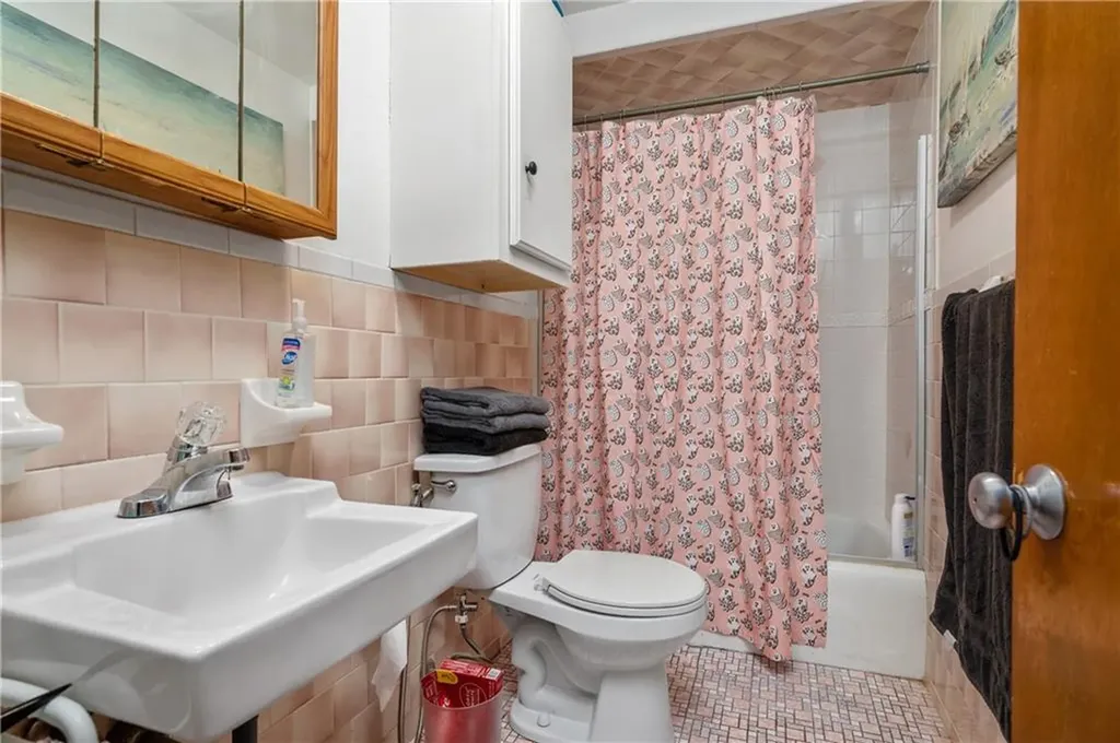 51 Mavis Street Pawtucket RI 02860