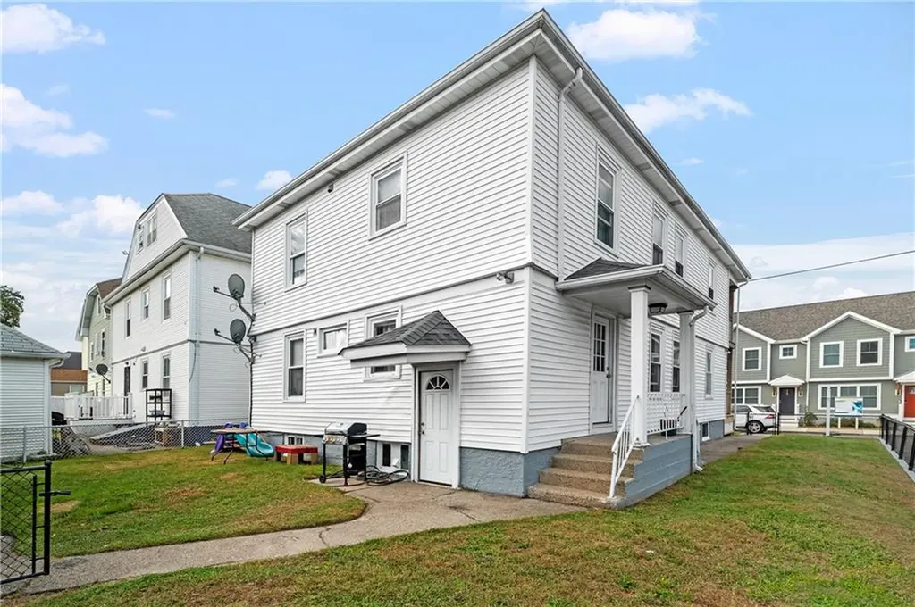 51 Mavis Street Pawtucket RI 02860