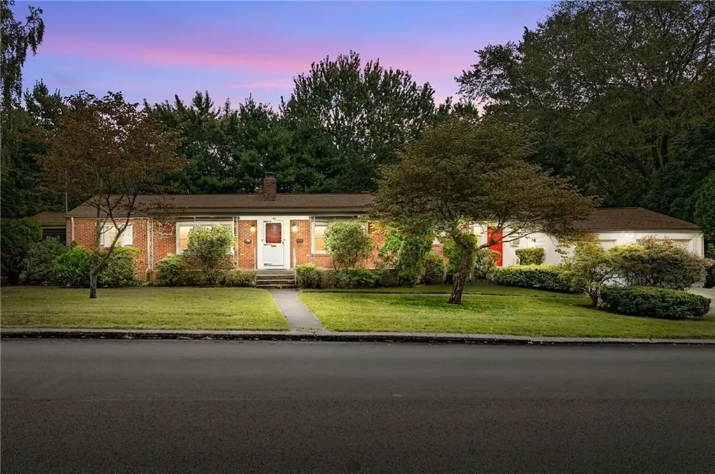 156 White Avenue Warwick RI 02889