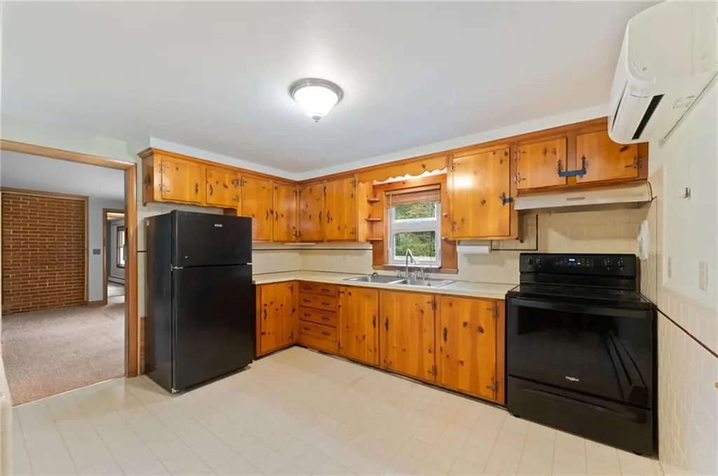 156 White Avenue Warwick RI 02889