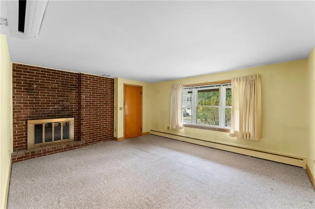 156 White Avenue Warwick RI 02889