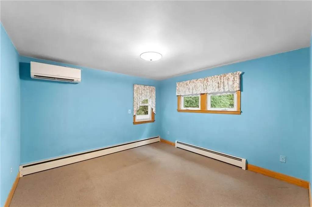156 White Avenue Warwick RI 02889