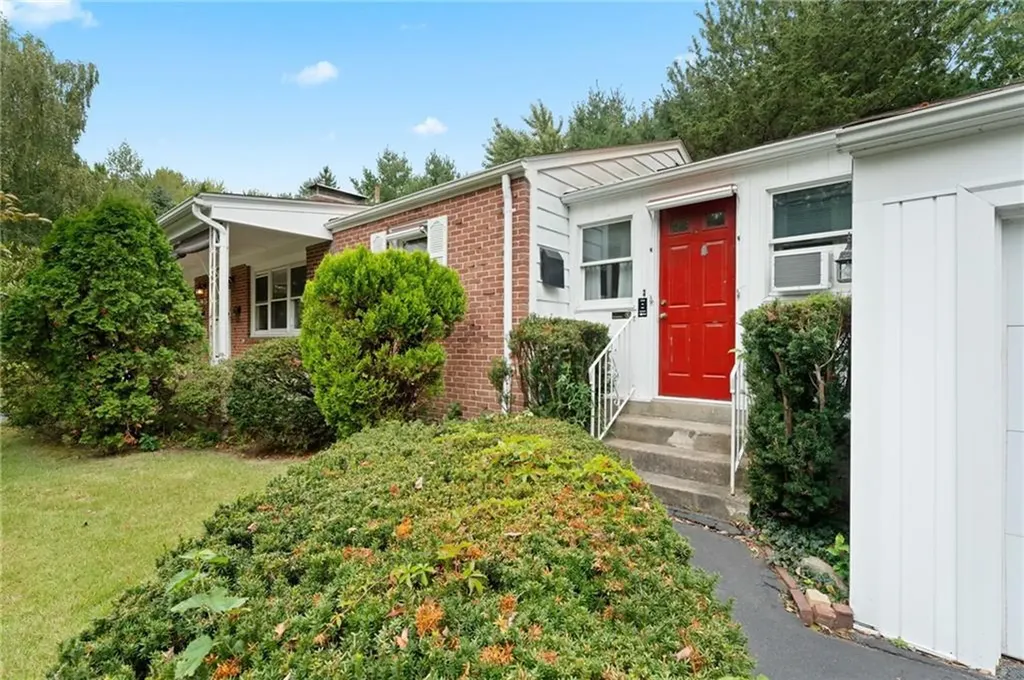 156 White Avenue Warwick RI 02889