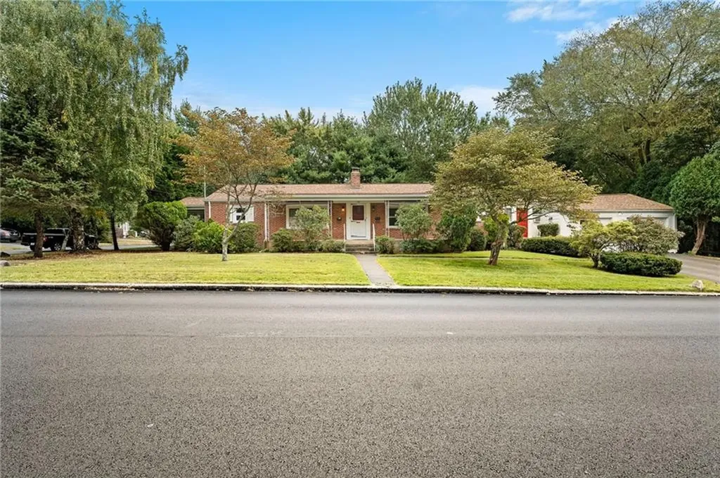156 White Avenue Warwick RI 02889
