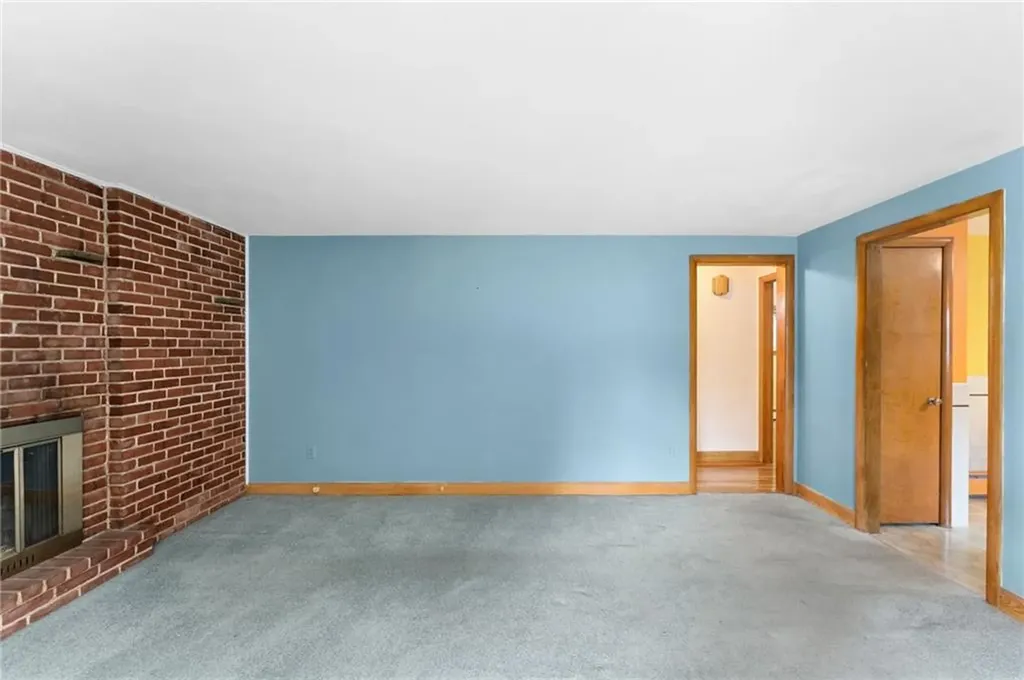 156 White Avenue Warwick RI 02889