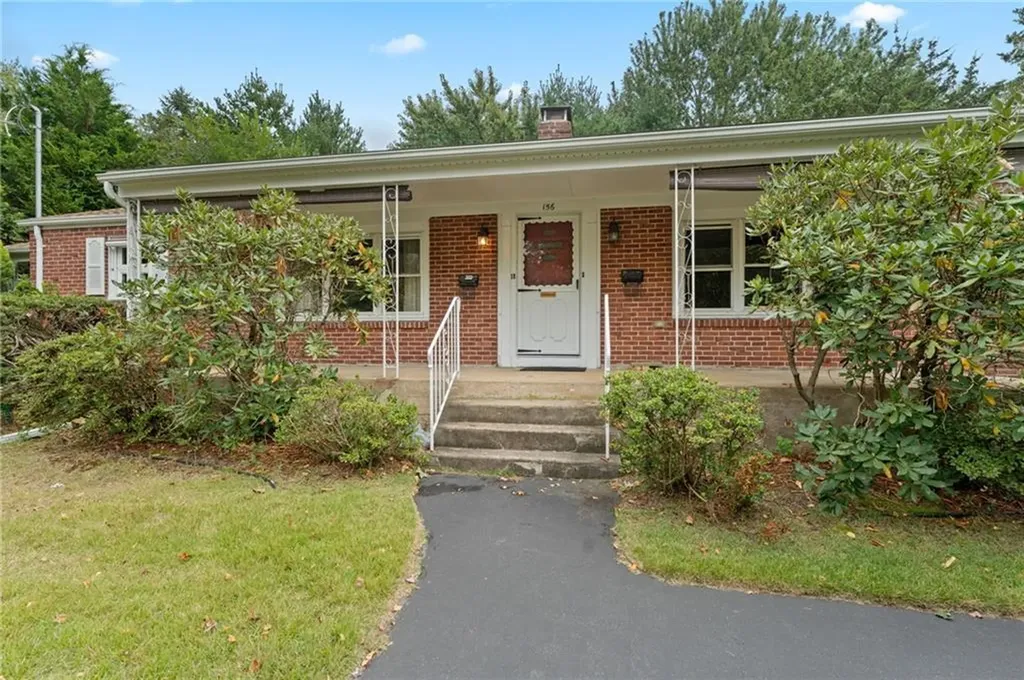 156 White Avenue Warwick RI 02889