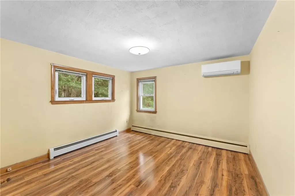 156 White Avenue Warwick RI 02889
