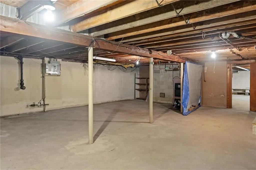 156 White Avenue Warwick RI 02889