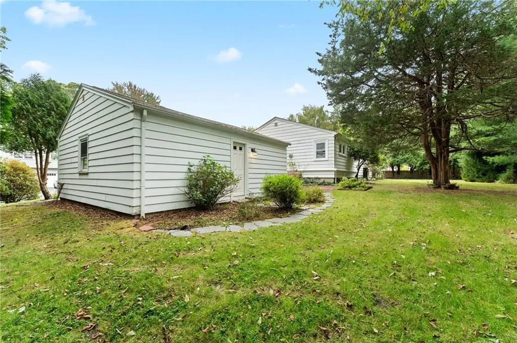 156 White Avenue Warwick RI 02889