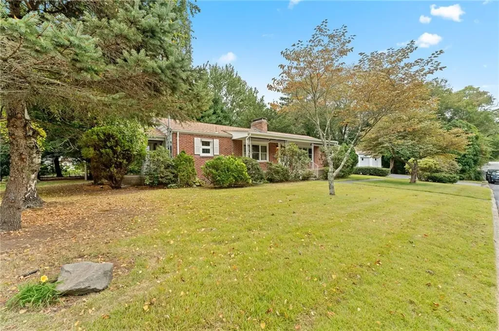 156 White Avenue Warwick RI 02889
