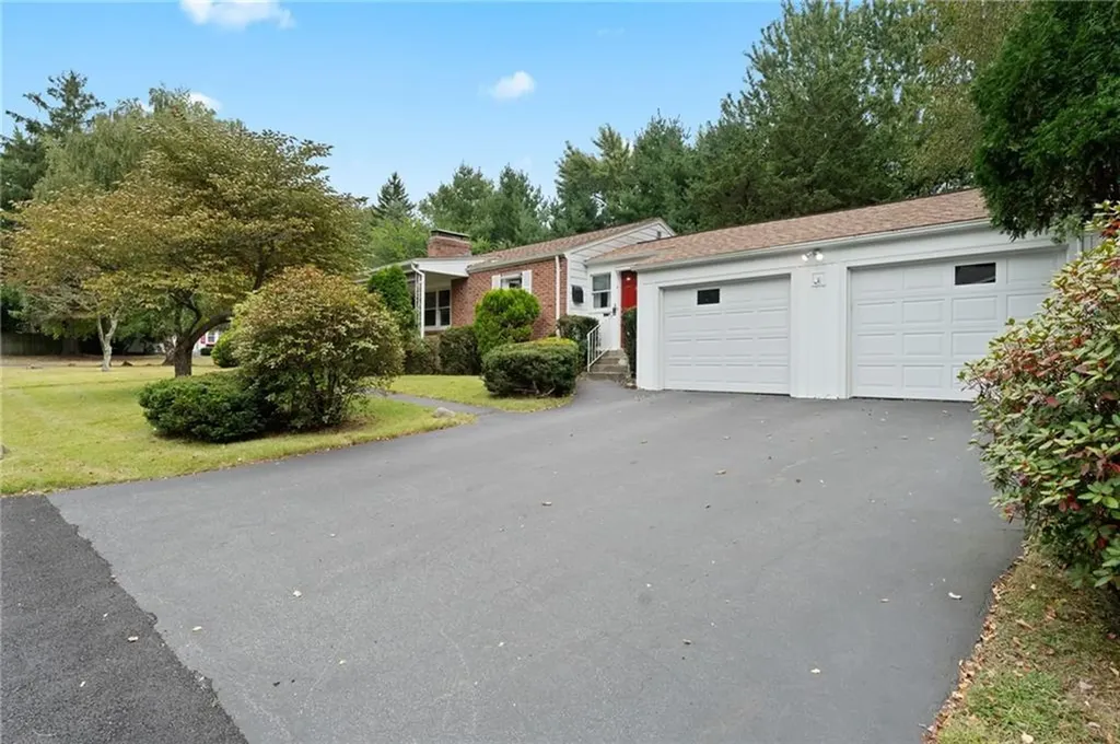 156 White Avenue Warwick RI 02889