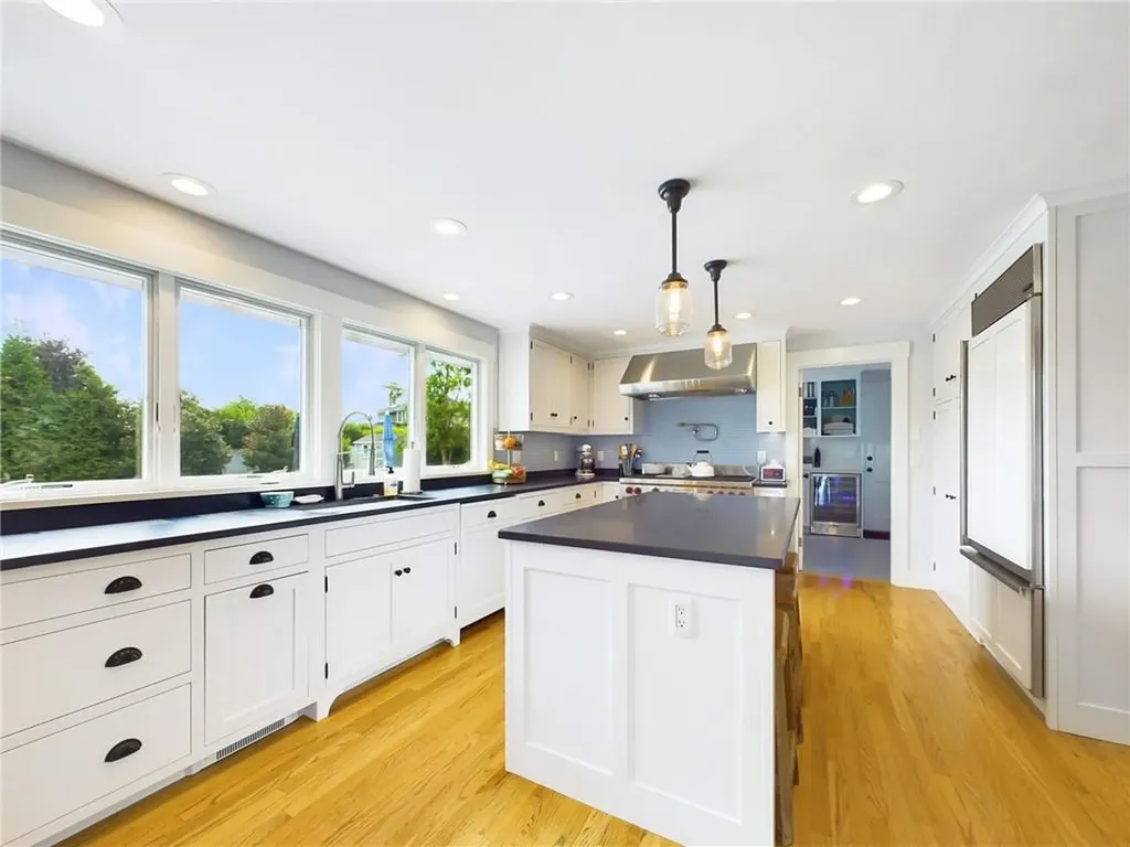 25 Anawan Drive Narragansett RI 02882