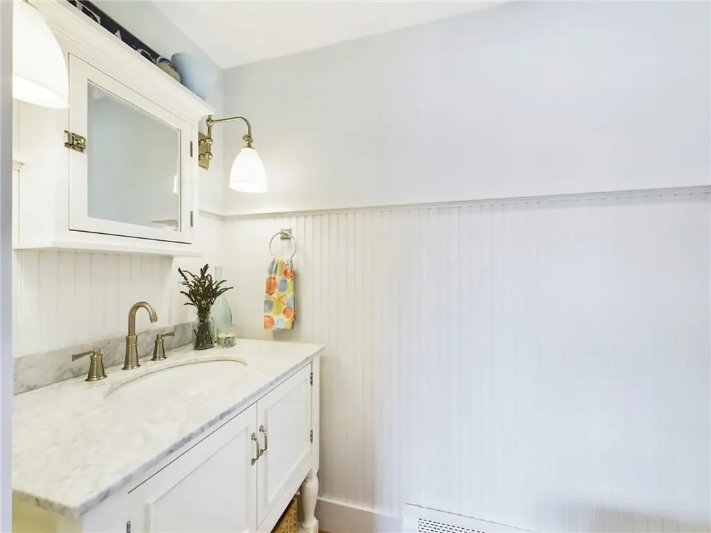 25 Anawan Drive Narragansett RI 02882