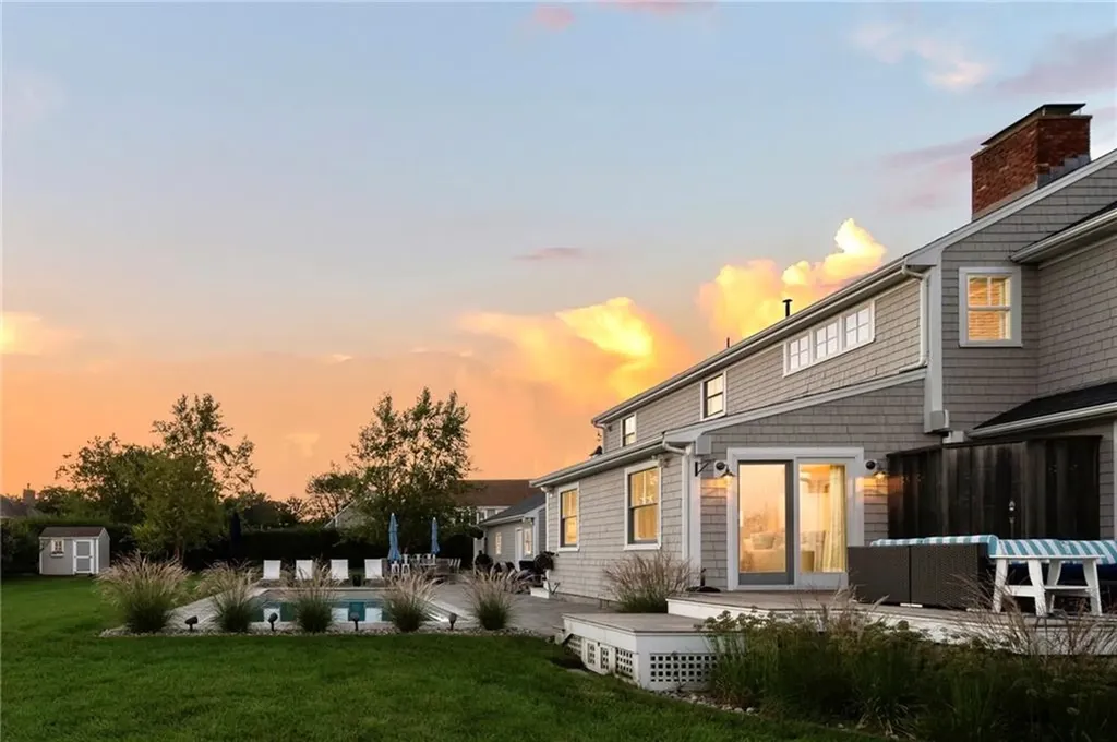 25 Anawan Drive Narragansett RI 02882