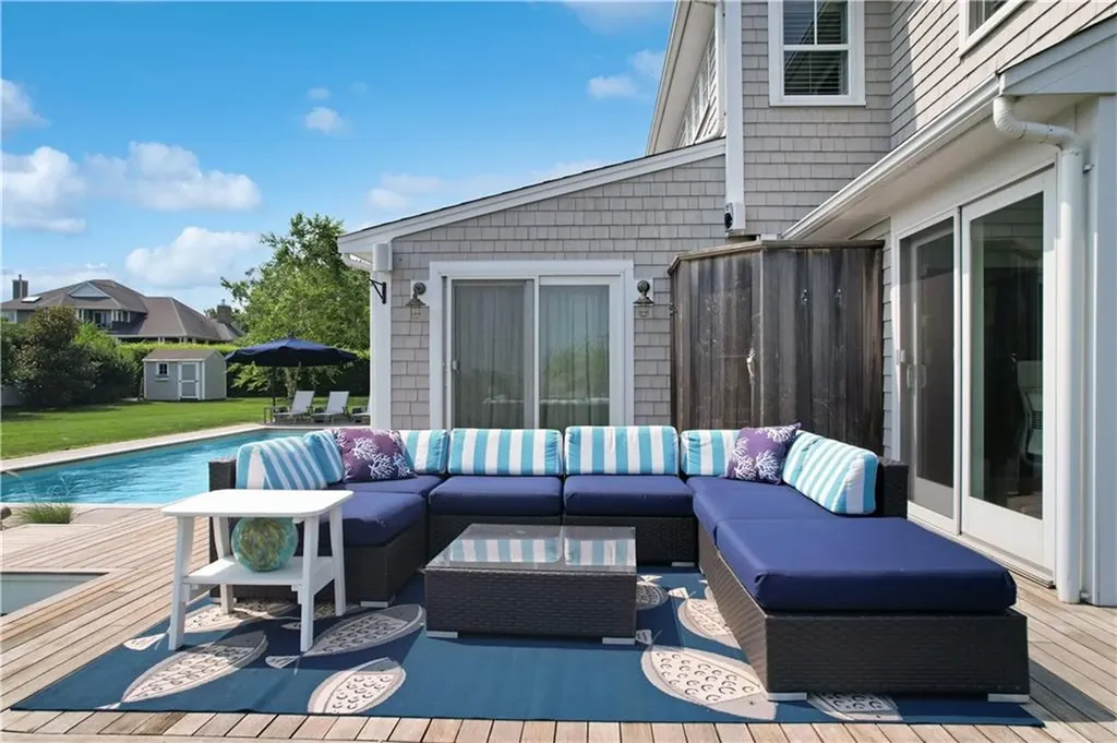 25 Anawan Drive Narragansett RI 02882