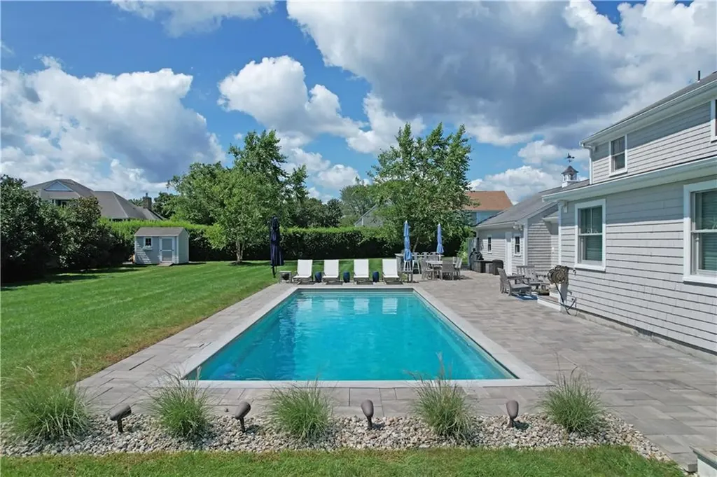 25 Anawan Drive Narragansett RI 02882