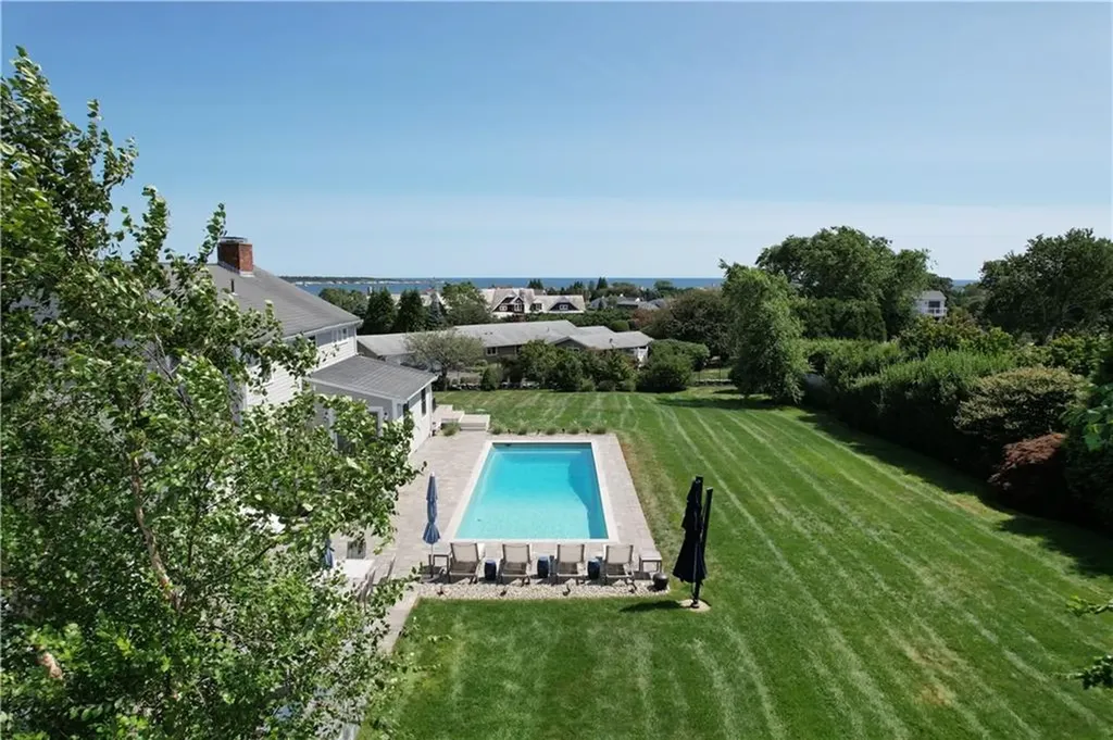 25 Anawan Drive Narragansett RI 02882