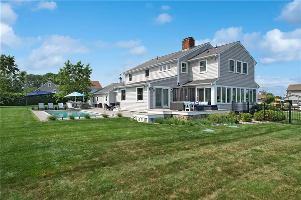 25 Anawan Drive Narragansett RI 02882