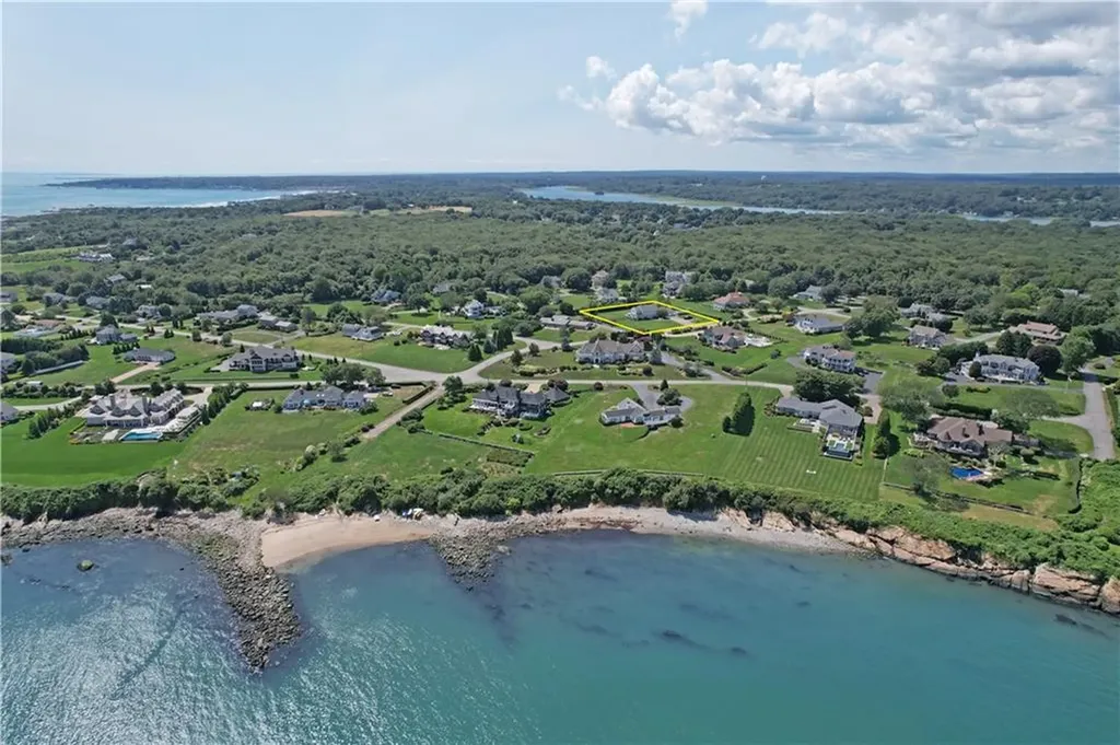 25 Anawan Drive Narragansett RI 02882