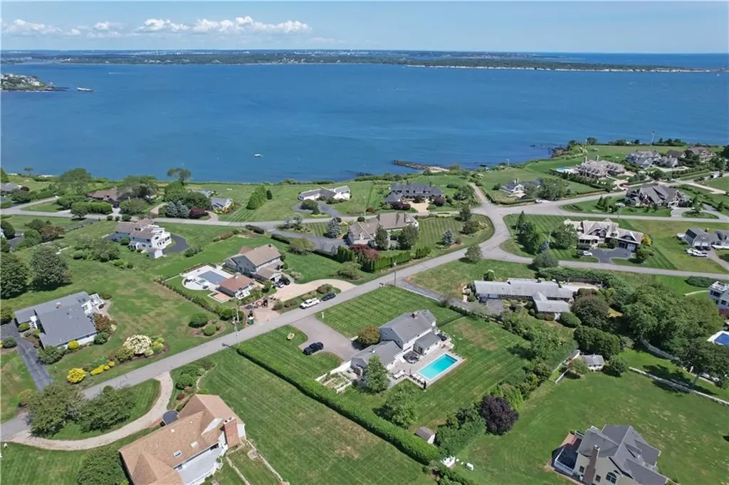 25 Anawan Drive Narragansett RI 02882