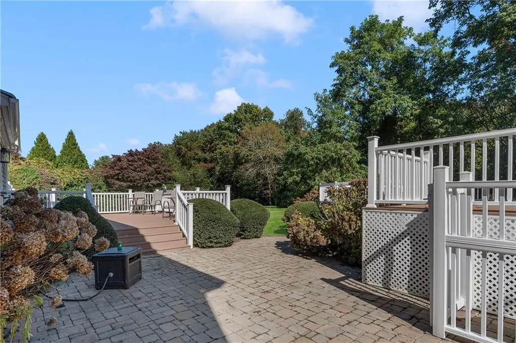 86 Washington Road Barrington RI 02806