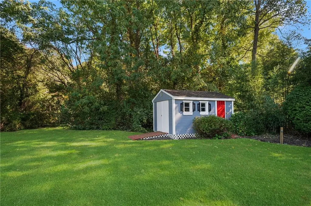 86 Washington Road Barrington RI 02806